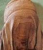 La burka ne suffit pas?!!